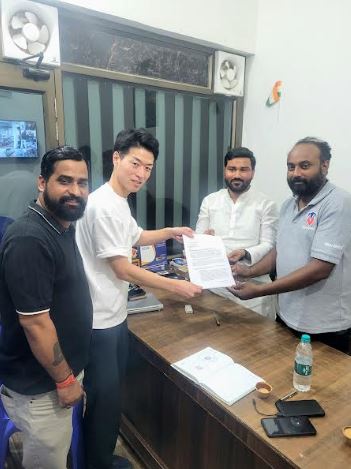 टेरा मोटर्स ने वाराणसी में टॉप L3 डीलर को L5 डीलर नियुक्त किया; Rs. 3.65 लाख से शुरू, 200 किमी की रेंज और ज़ीरो डाउन पेमेंट विकल्प के साथ पूरे भारत में 100 डीलर नियुक्त करने का लक्ष्य